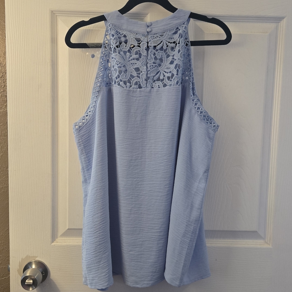 Women's Lace Trim Sleeveless Top - Picture 5 of 11